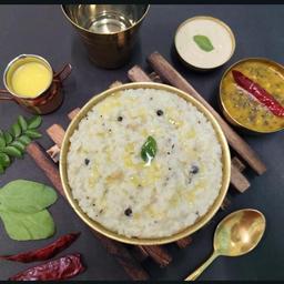 Keerai paruppu (palak pappu) pongal
