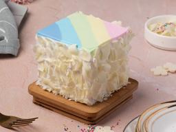 Vanilla pineapple lunch box cake