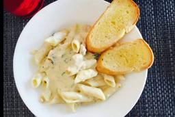 Alfredo penne pasta