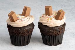 Kitkat cupcakes
