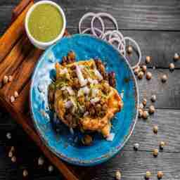 Chole samosa chaat