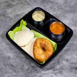 Idly (2) vada (1)