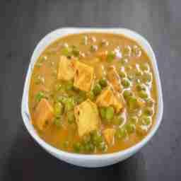 Mattar paneer masala