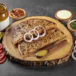 Onion tawa paratha [2 picese]
