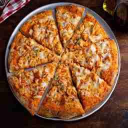Chicken cheese pizza