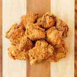 Classic fried chicken wings