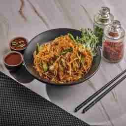 Egg chilli garlic noodles