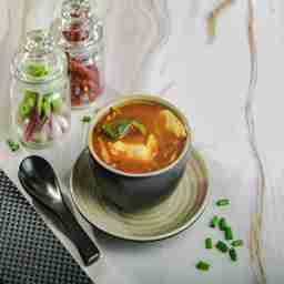 Chicken tom yum soup