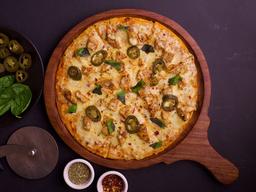 Classic chicken pizza
