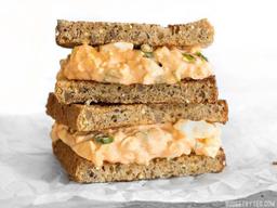 Sriracha mayo & egg sandwich