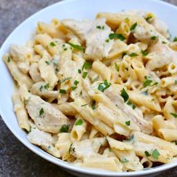 Chicken alfredo pasta