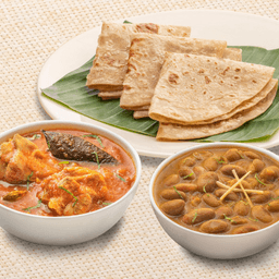 Dhaba style chicken curry, rajma with parathas
