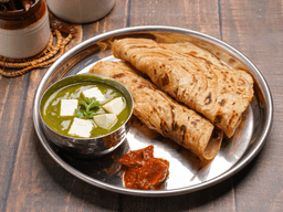 Palak paneer with paratha-2pc