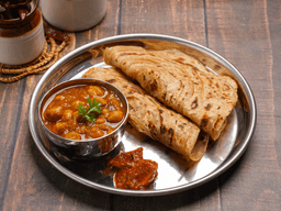Chole with paratha-2pc