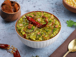 Dal palak khichdi (mini)