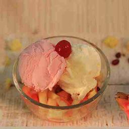 Fruit salad w ice cream