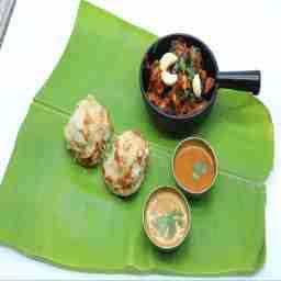 Bun Parotta with garlic chicken