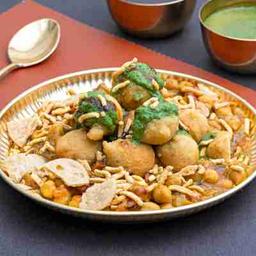 Pakodi chole ki chaat (serves 2)