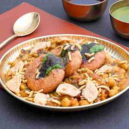 Chole kachori chaat (serves 2)