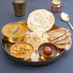 Chole tamatar paratha thali