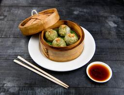 Burnt Garlic Basil Chicken Crystal Dumplings