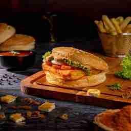 Peri Peri Paneer Burger
