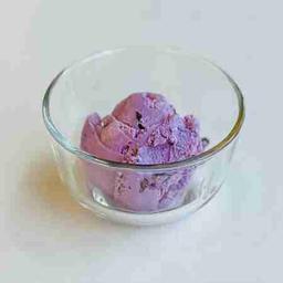 Black currant ice creams