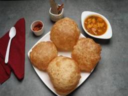Sattu Stuffed Puri Sabji 4Pcs