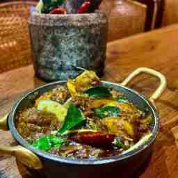 Chicken Varutharachathu