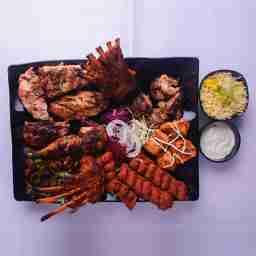 Mushakkal khaas (mixed grill with rice)