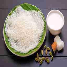 Idiyappam (4) With Coco Milk