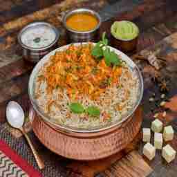 Butter paneer bagara bucket biryani (serves 3)