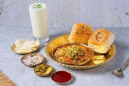 Kolhapuri misal with buttered pav