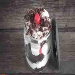 Black forest jar cake