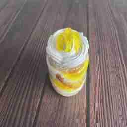 Pineapple jar cake