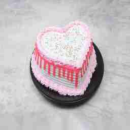Vanilla heart cake eggless