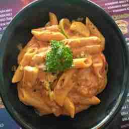 Pink sauce pasta : chicken