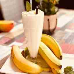 Banana lassi