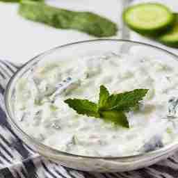 Cucumber raita