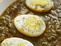 Egg green masala curry
