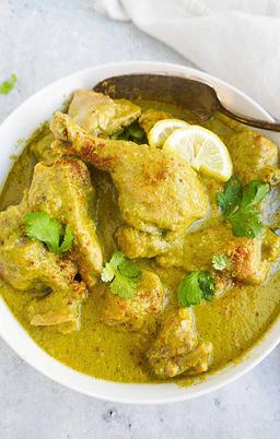 Chicken green masala curry