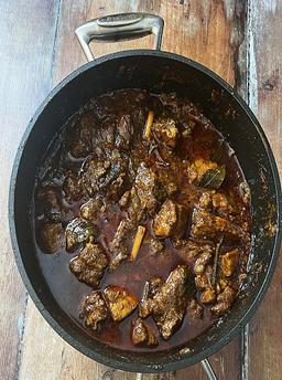 Sri lankan black pork curry