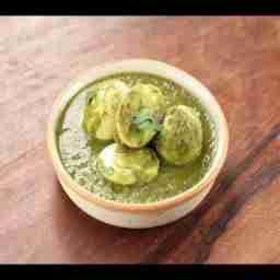 Egg green masala curry