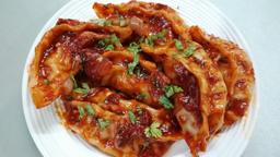 Chicken schezwan momos