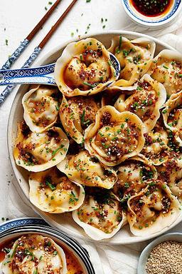 Steam wanton with garlic & soya pork