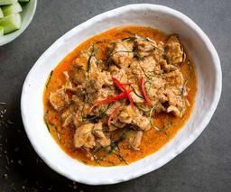 Pork in thai red curry dry