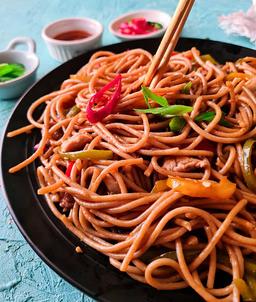 Egg chilli garlic noodles
