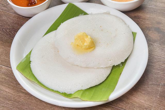 Butter thatte idli [2 pieces]