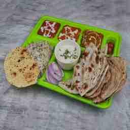 Deluxe punjabi thali [food not customised]