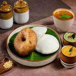 Rice idli(2pcs) + uddina vada(1pcs)